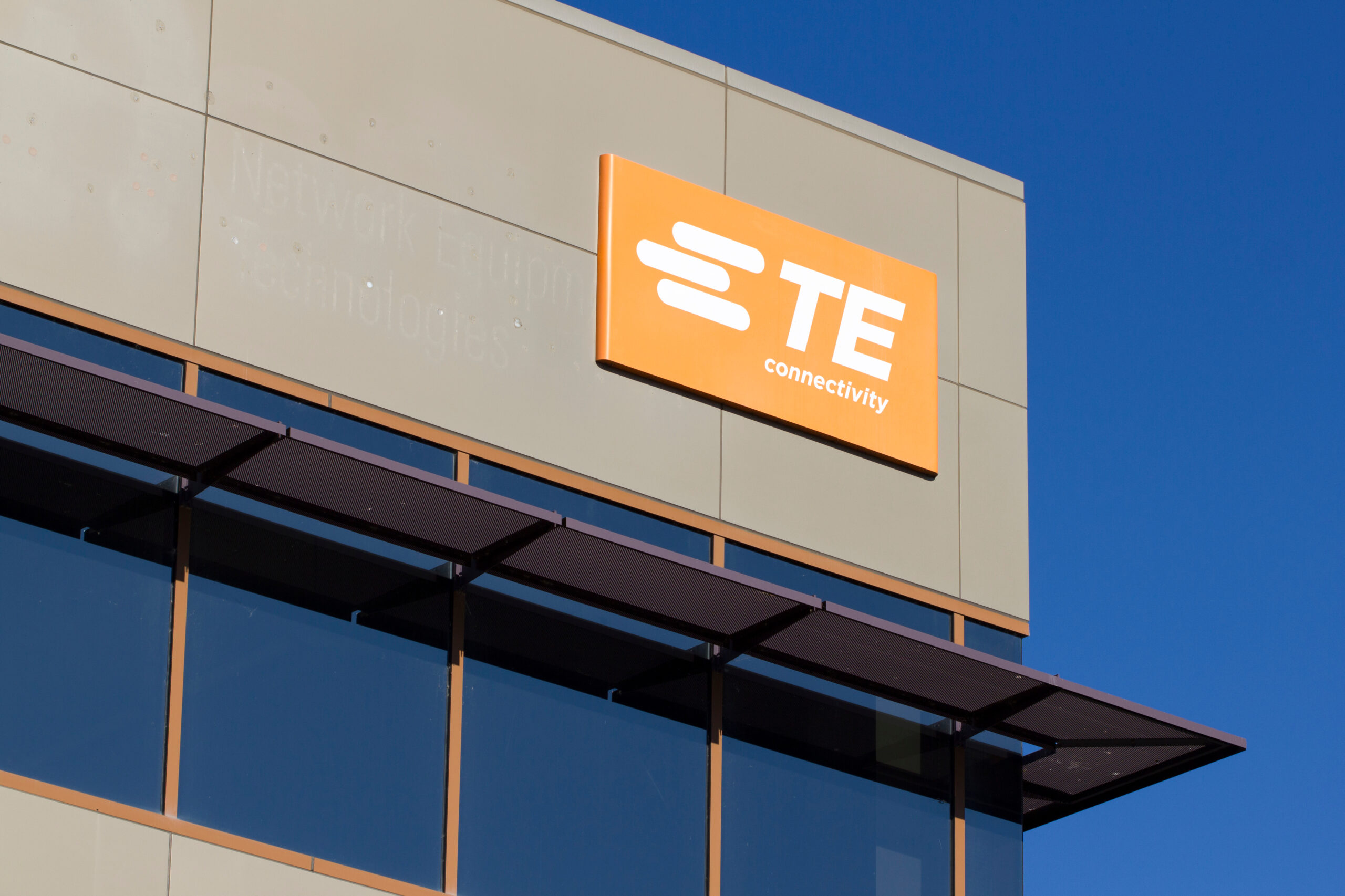 TE Connectivity Shares Rise as AI and Industry Fuel Beat