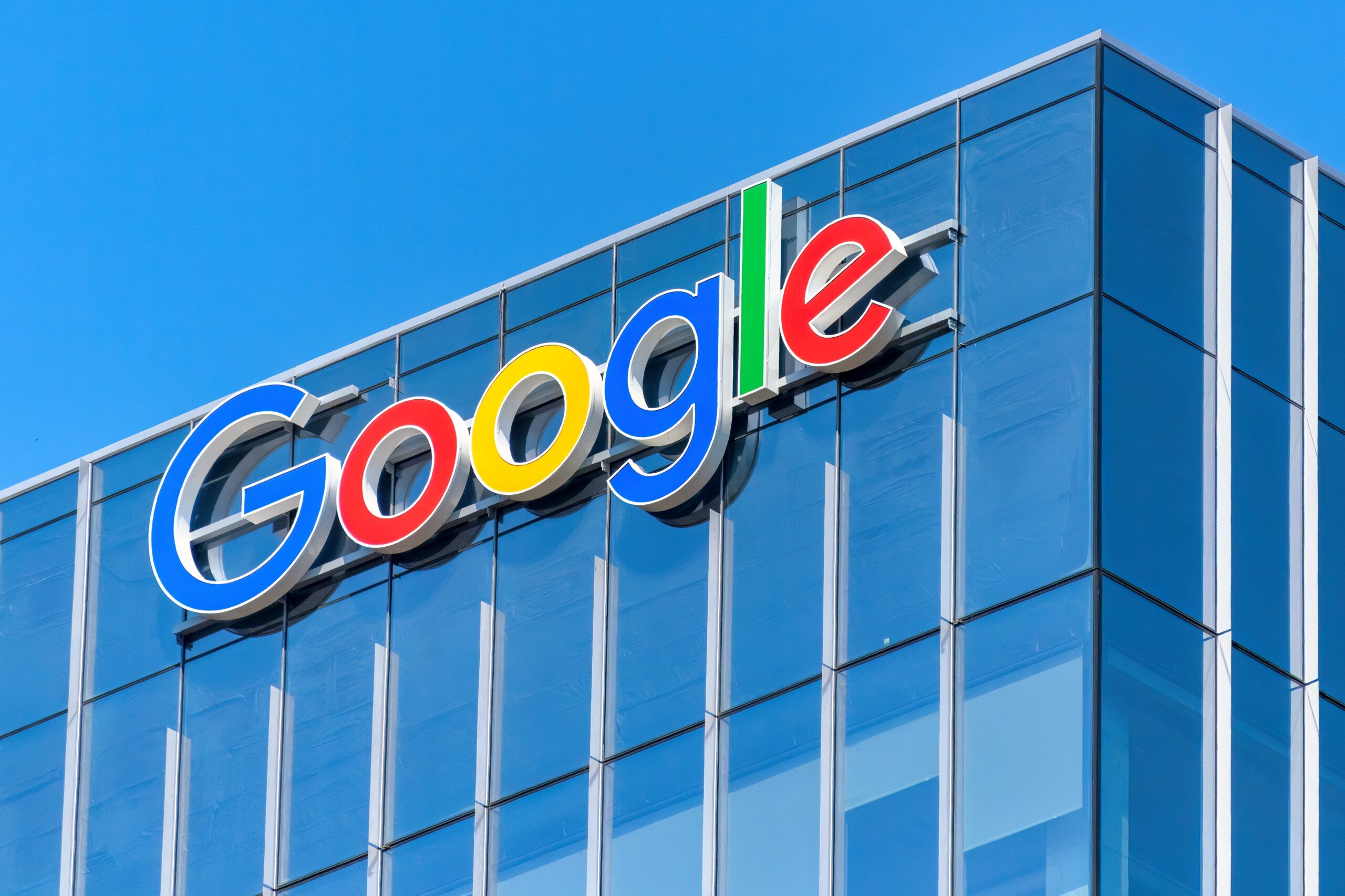 Alphabet Stock Sees Mixed Institutional Activity as Ownership Hits 40%