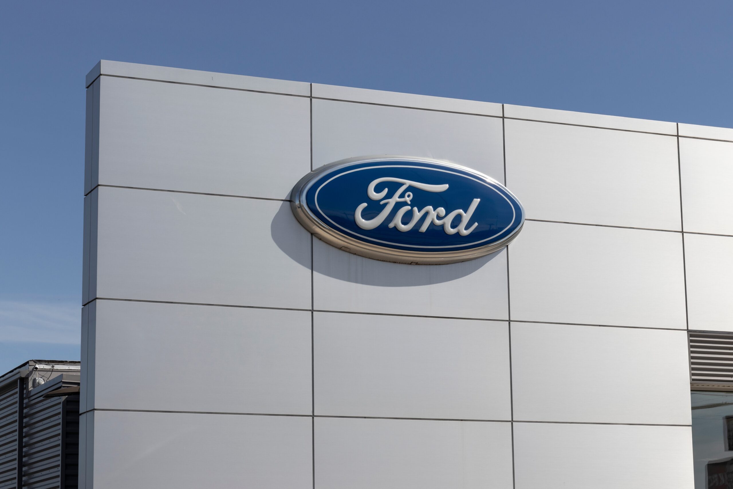 Ford Shares Jump 6.9% on Energy Storage Deal and European Model Lineup