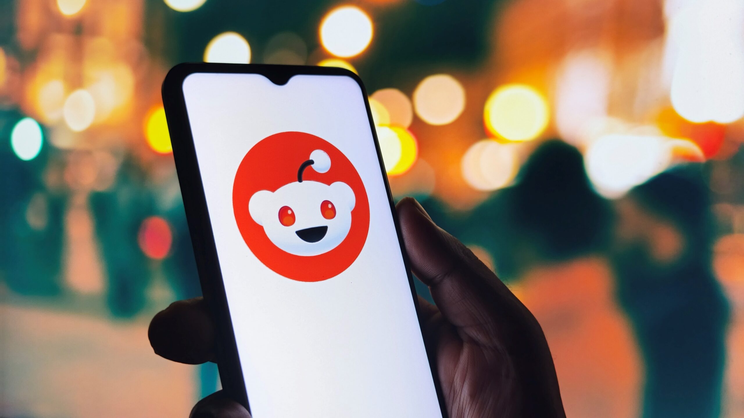 Reddit Shares Jump 9% on 69% Revenue Surge and Strong Outlook