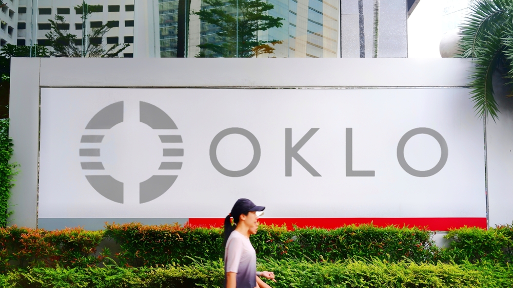 Oklo Stock Rises 3.5% on Regulatory Milestone, but 2026 Slump Persists.